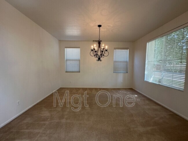 Building Photo - 1242 English Oak Way