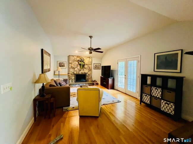 Building Photo - 679 Aspen Ln