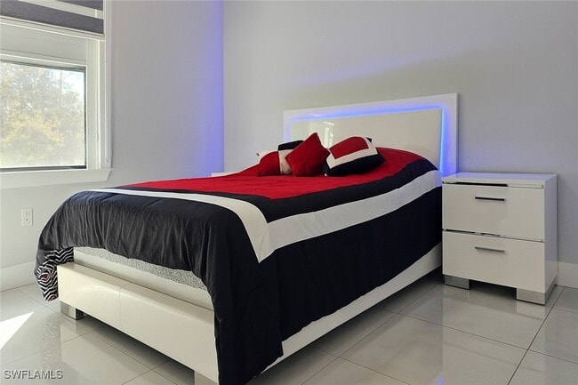 Building Photo - 2330 4th Ave SE