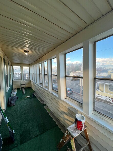 Building Photo - 36 Ferncliff Ave