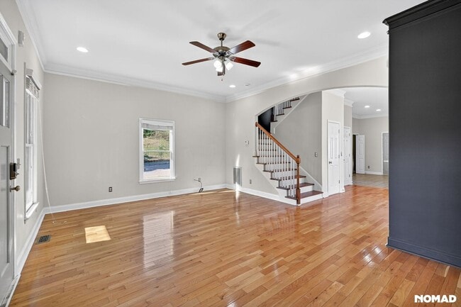 Building Photo - 237 Crumley St SW