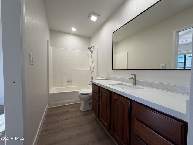 Building Photo - 4434 E Annette Dr