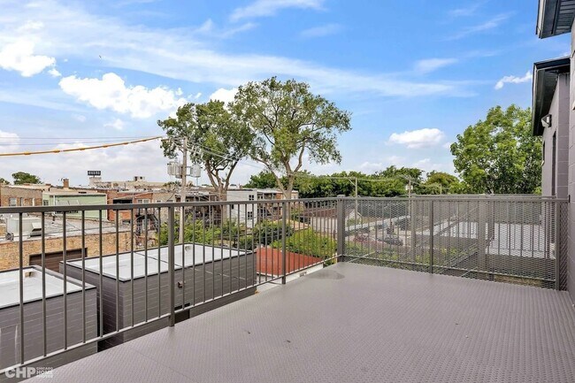 Building Photo - 5434 S Michigan Ave