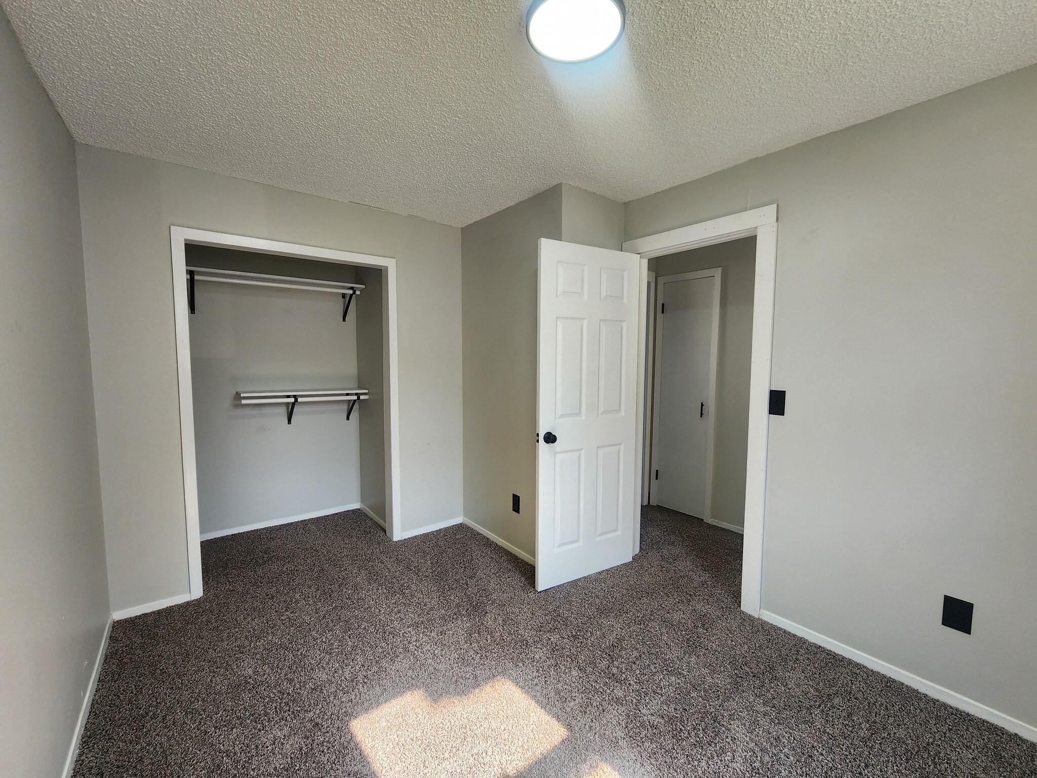 Building Photo - 1310 N Wellington Pl