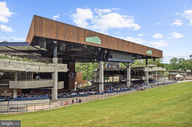 Building Photo - 10706 Symphony Way