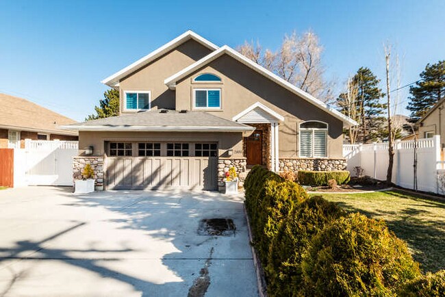 Building Photo - 2803 E Evergreen Ave