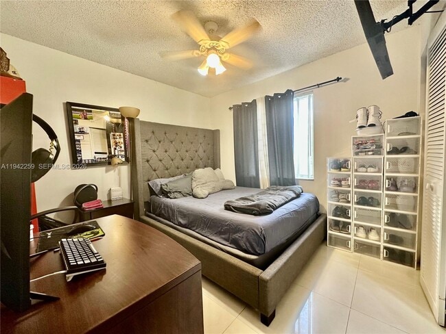 Building Photo - 300 SW 100th Ave