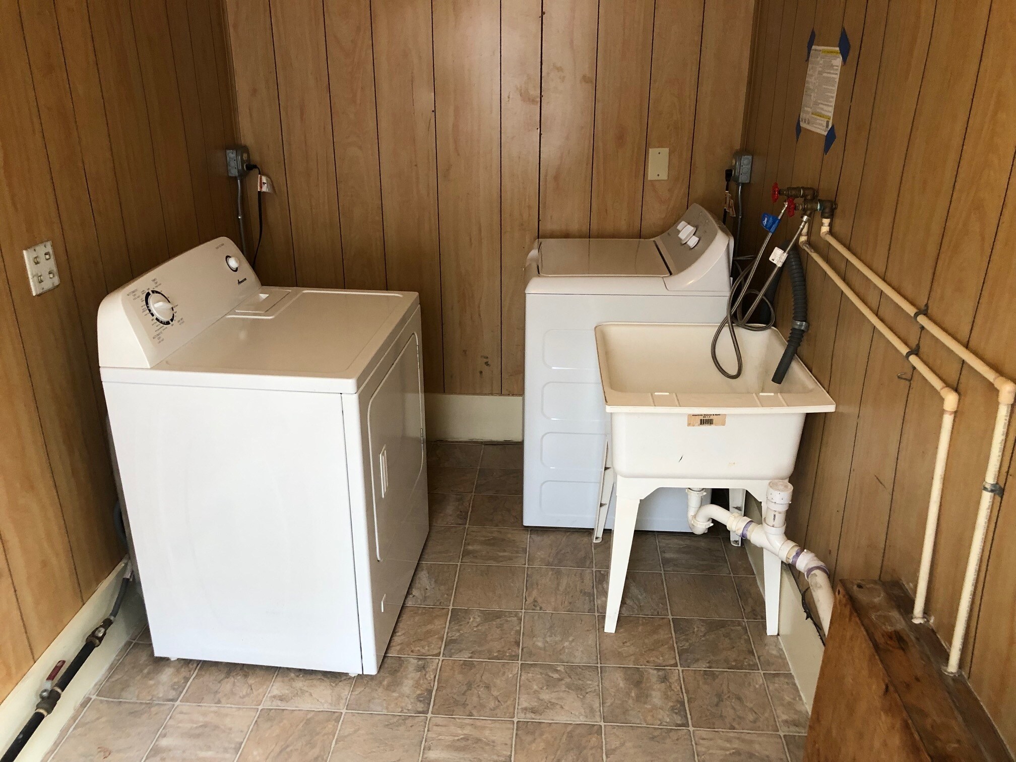 Building Photo - 1607 W Main St