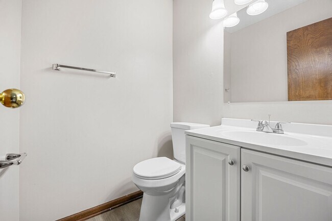 Building Photo - 3801 Pebble Ct