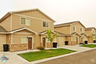Building Photo - Trilogy Townhomes