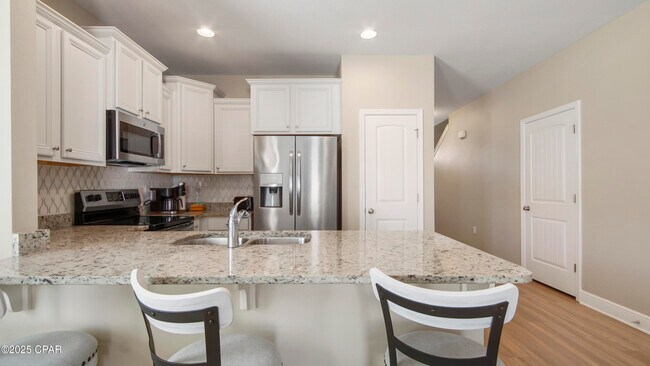 Building Photo - 7467 Shadow Lake Dr