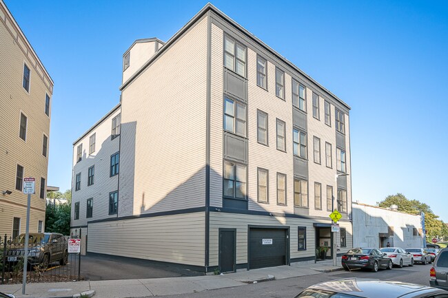 Building Photo - 45 Vinton St