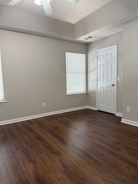 Building Photo - 6071 Camden Forrest Dr