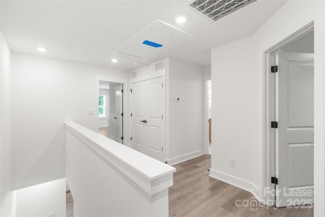 Building Photo - 2823 Coronet Way