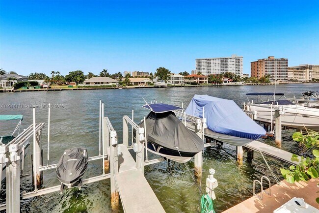 Building Photo - 1965 S Ocean Dr