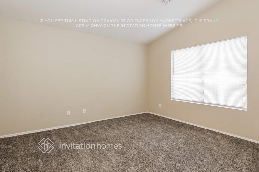 Building Photo - 10460 W Reade Ave