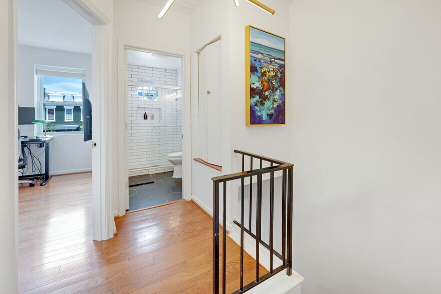 Building Photo - 520 Lamont St NW