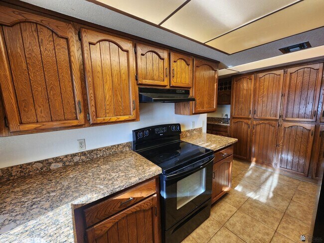 Building Photo - 2650 S Los Amigos Dr