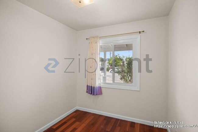 Building Photo - 2023 Orchard Ave