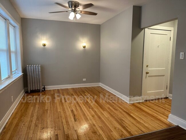 Building Photo - 5605 W Wabansia Ave