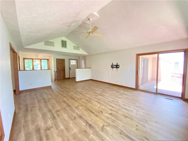 Building Photo - 3299 Liverpool Dr