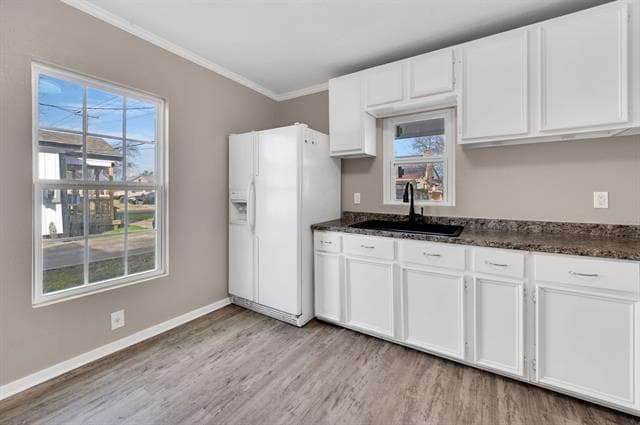 Building Photo - 416 E Avenue F