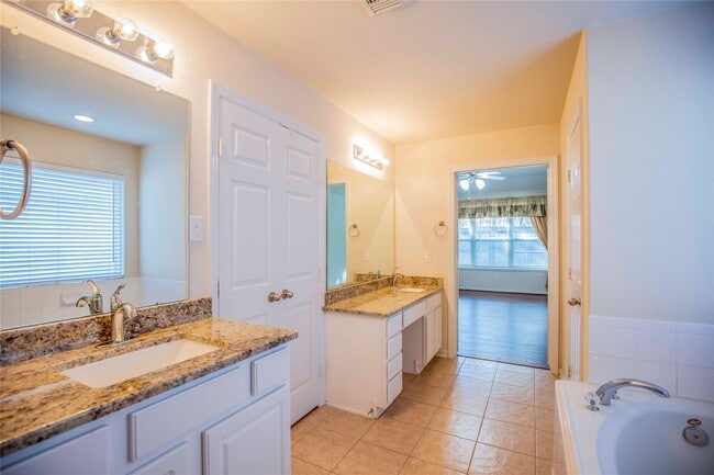 Building Photo - 187 Fairwind Trail Dr