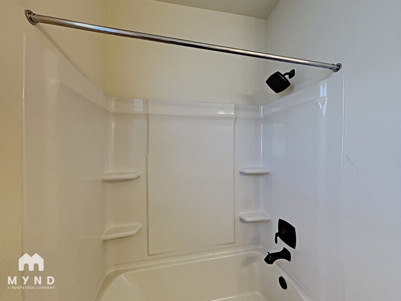 Building Photo - 5805 Sardinia Dr