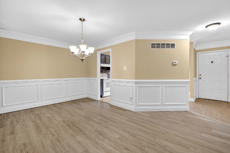 Building Photo - 5403 Doral Dr