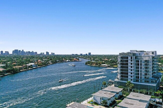 Building Photo - 2908 Bayshore Dr