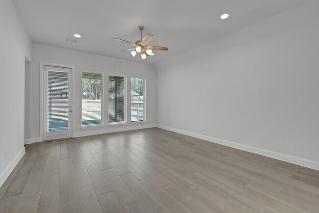 Building Photo - 15835 Bird of Paradise Dr