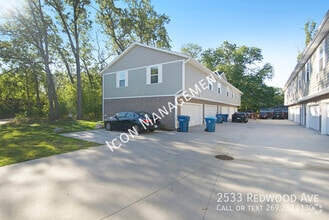 Building Photo - 2533 Redwood Ave