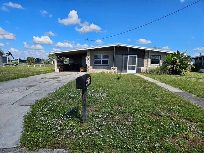 Primary Photo - 125 Poinsettia Cir NE