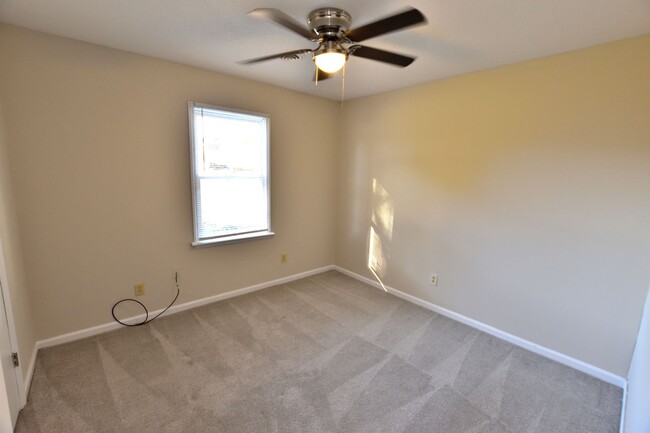 Building Photo - 728 Salisbury Dr