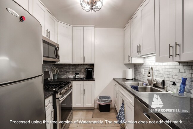 Building Photo - Fully Furnished Beachside Living in Huntin...