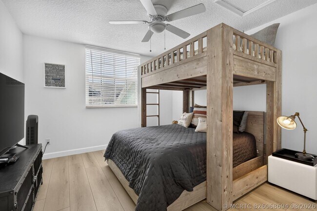 Building Photo - 1209 Mainsail Cir