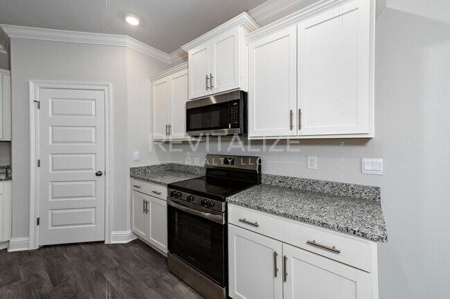 Building Photo - 14578 Dayton Cir