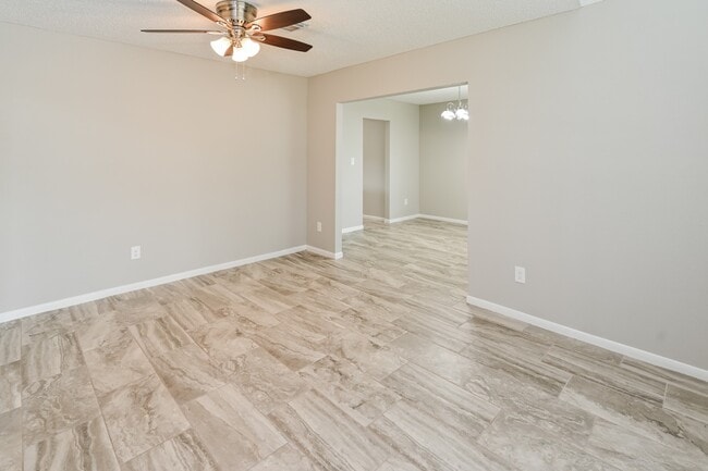 Building Photo - 2017 Spinnaker Dr