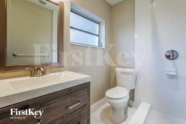 Building Photo - 2121 NW 28th Terrace