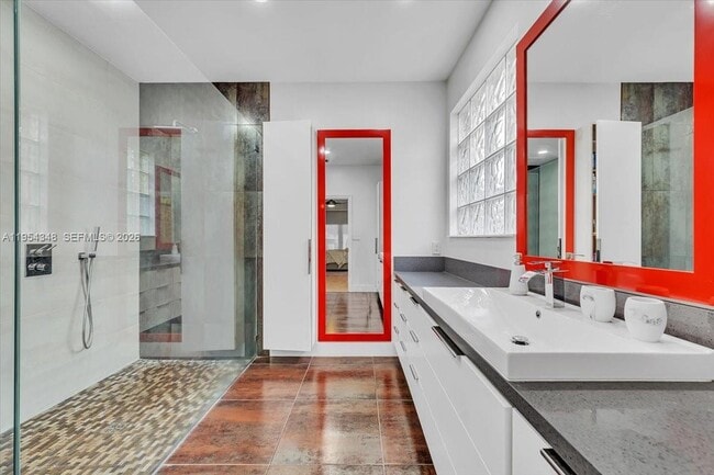 Building Photo - 773 SW 120th Ave