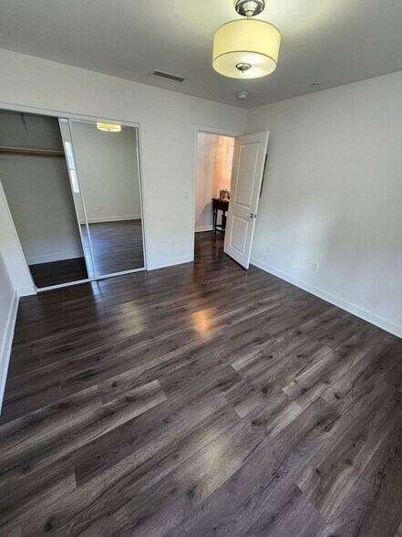 Building Photo - 1629 W Summit St