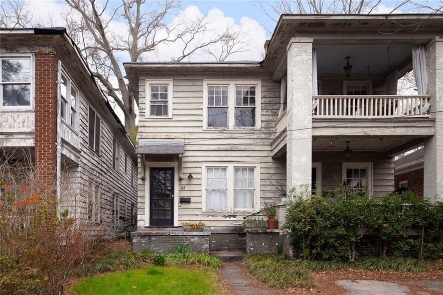 Building Photo - 114 E Maple St