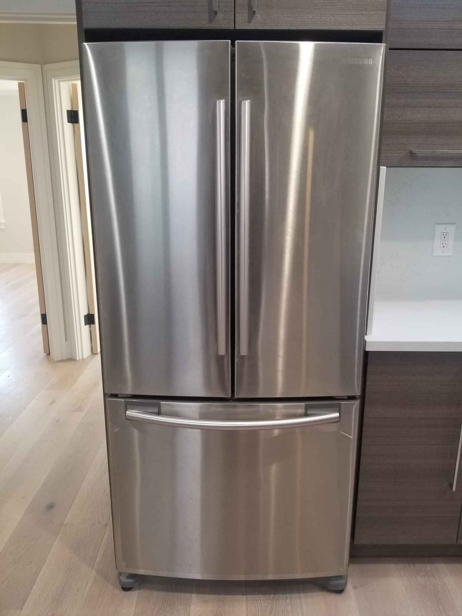 Fridge - 1887 24th Ave