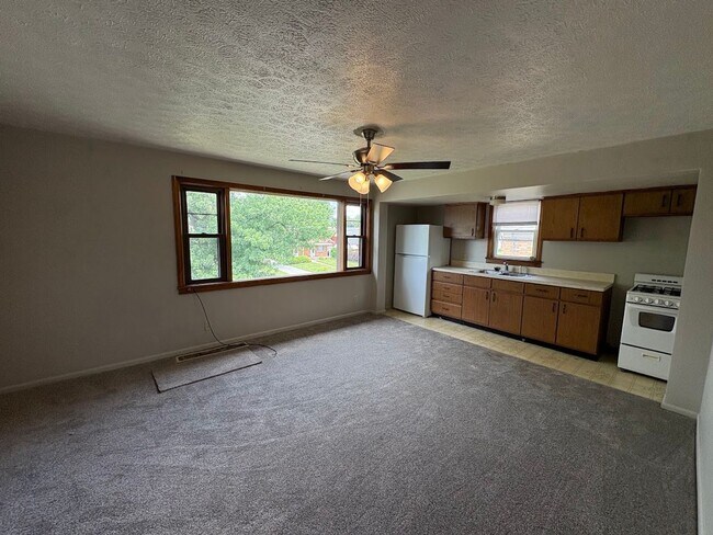 Building Photo - One bathroom one bedroom apartment for rent