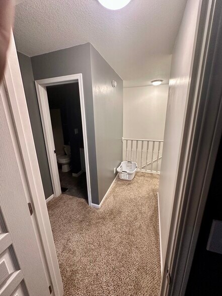 Building Photo - 518 N 5th St