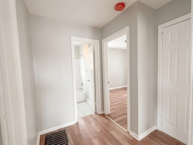 Building Photo - 159 Munson Dr