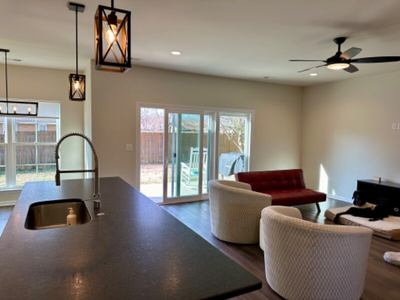 Building Photo - 1100 Kinsey Dr SE