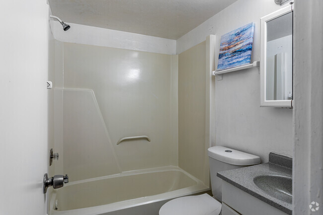 Studio - 600SF Bathroom - The Lakeside at 2315