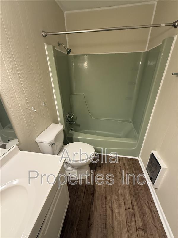 Building Photo - 1404 Bloomingdale Rd