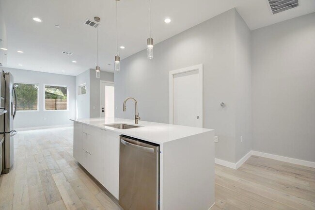 Building Photo - 2108 Tillery St